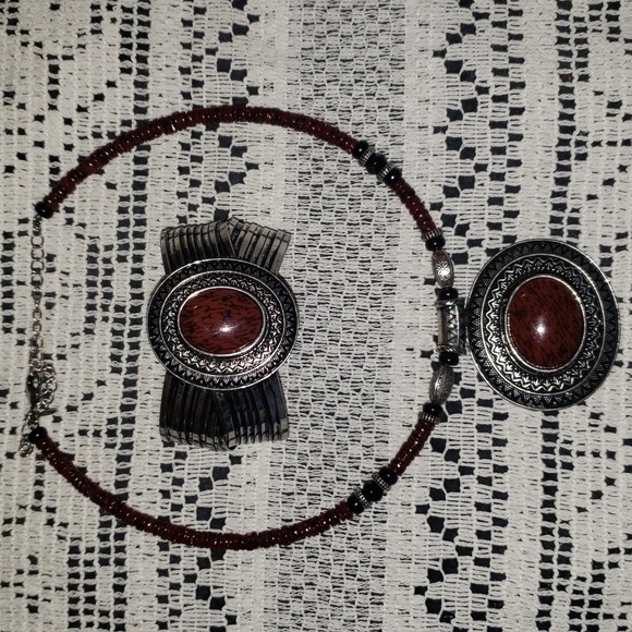 Premier Designs Red Spine Silver Tone Necklace And Bracelet - Picture 1 of 10